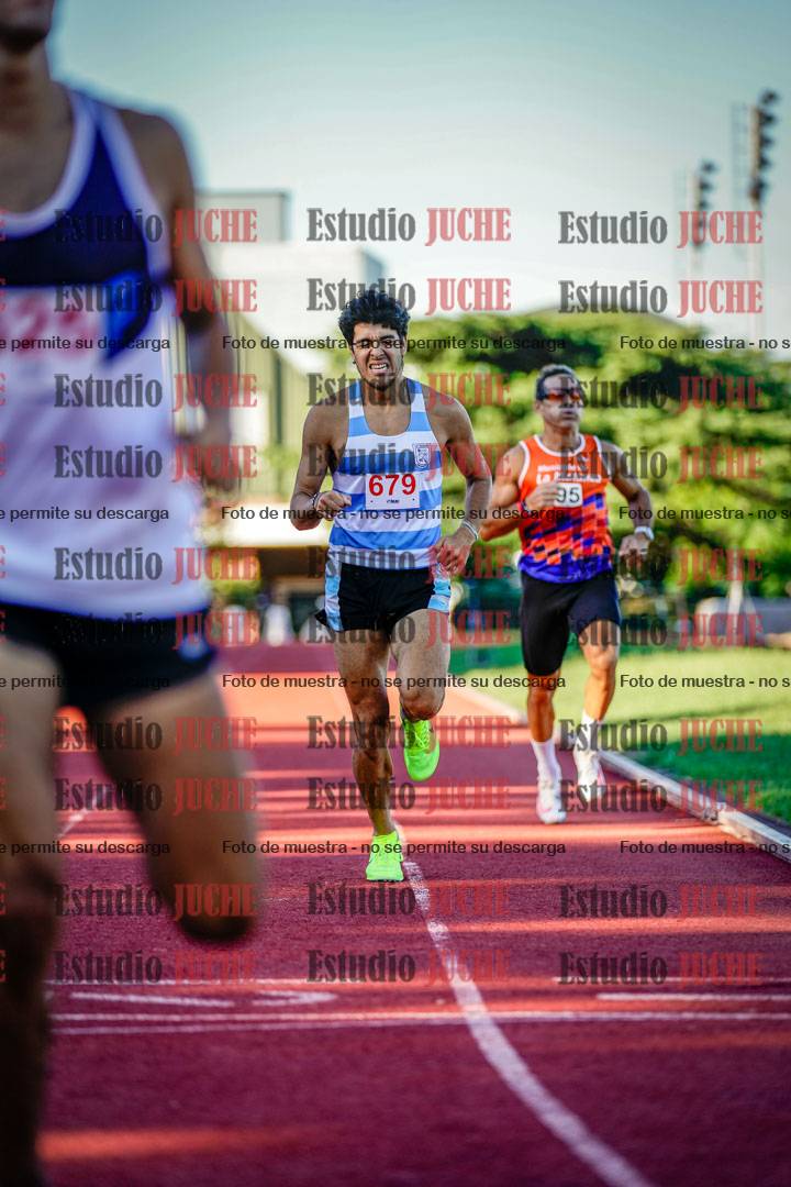 Fotos de los 800 m llanos de varones