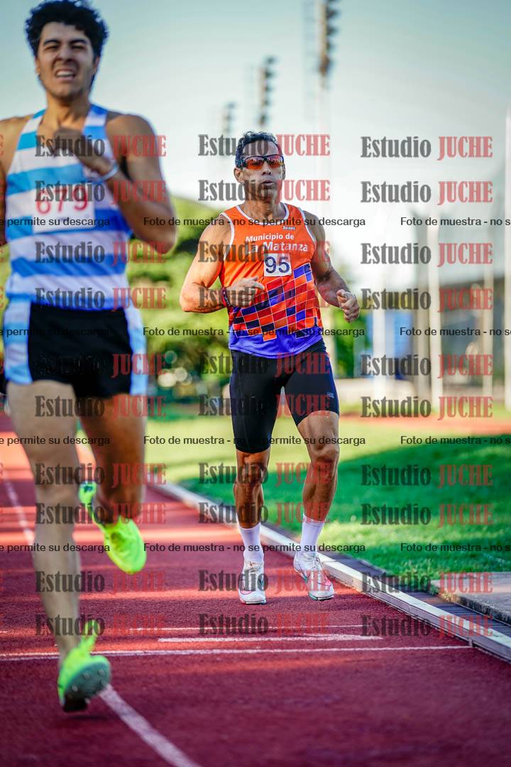 Fotos de los 800 m llanos de varones