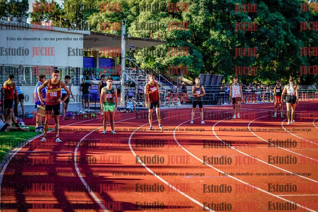 Fotos de los 800 m llanos de varones