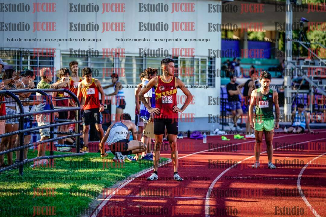 Fotos de los 800 m llanos de varones