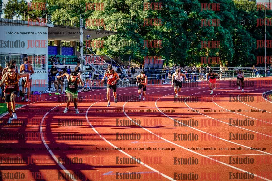 Fotos de los 800 m llanos de varones