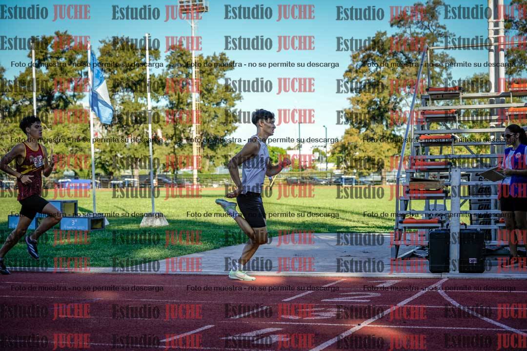 Fotos de los 800 m llanos de varones