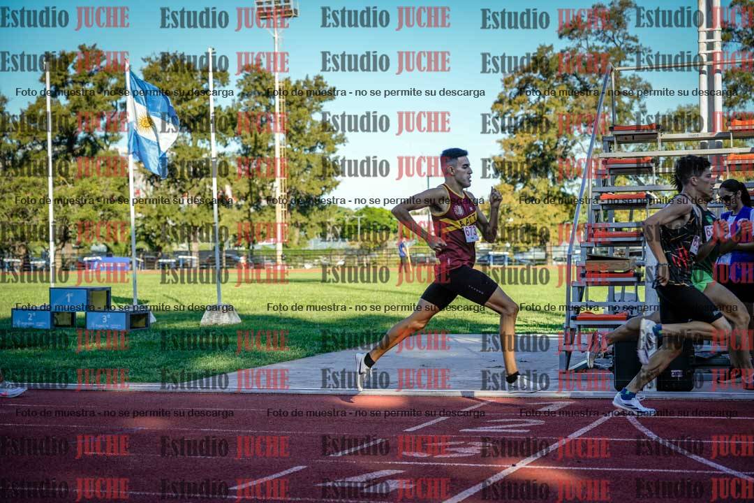 Fotos de los 800 m llanos de varones