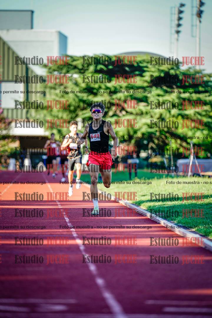Fotos de los 800 m llanos de varones
