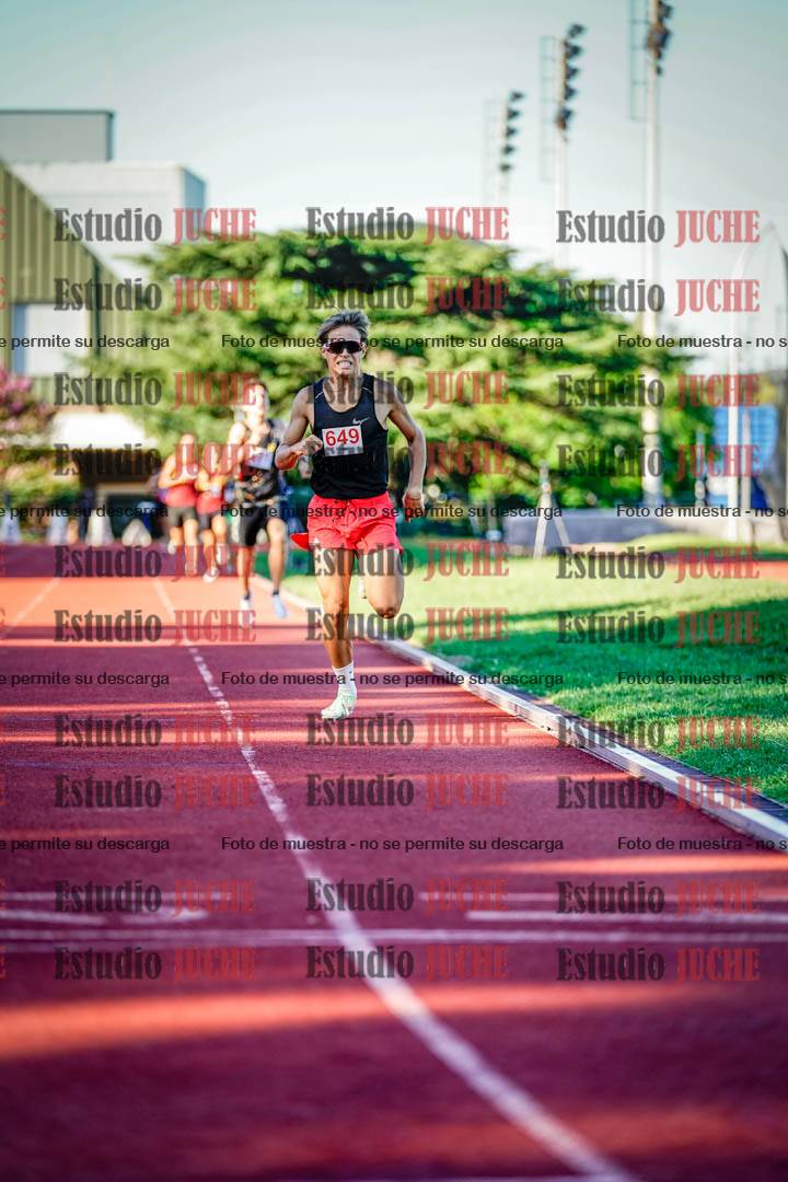 Fotos de los 800 m llanos de varones