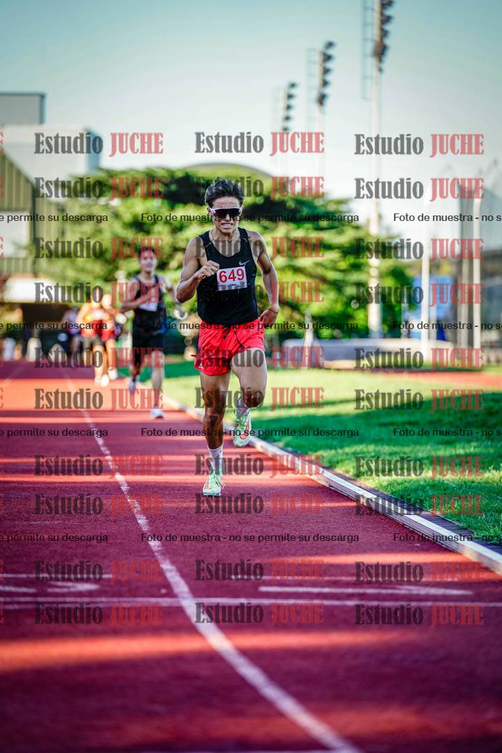 Fotos de los 800 m llanos de varones