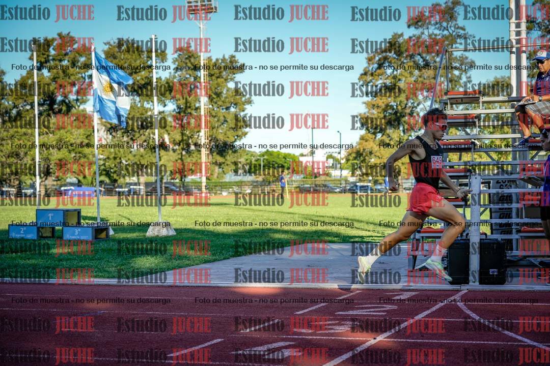 Fotos de los 800 m llanos de varones