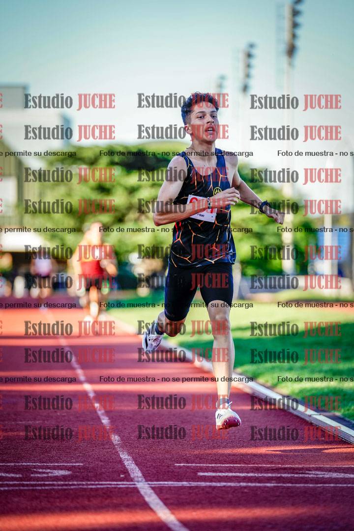 Fotos de los 800 m llanos de varones