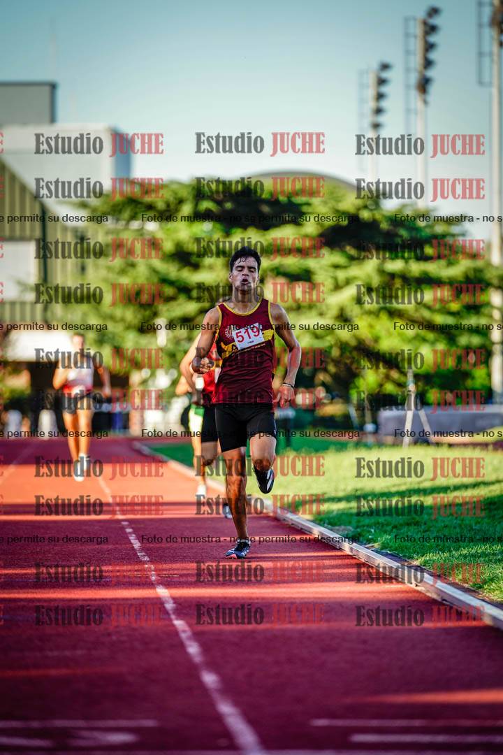 Fotos de los 800 m llanos de varones