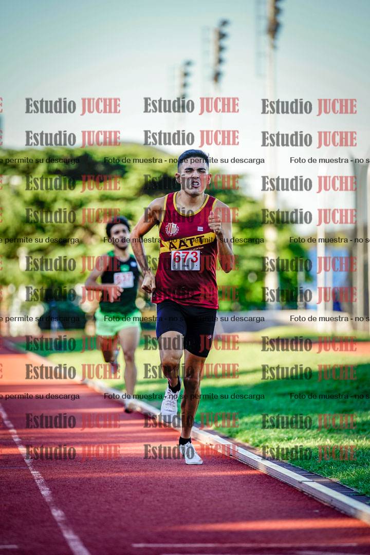 Fotos de los 800 m llanos de varones