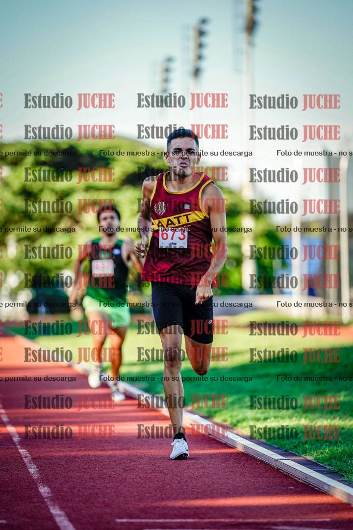 Fotos de los 800 m llanos de varones