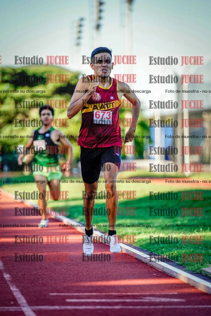 Fotos de los 800 m llanos de varones