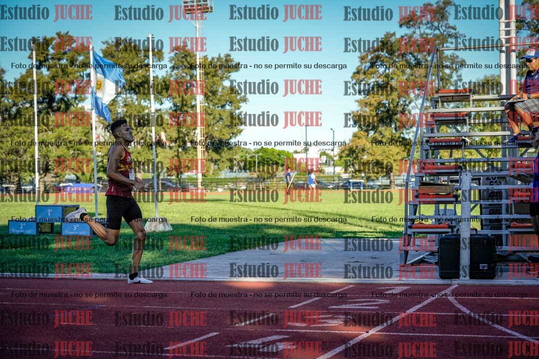 Fotos de los 800 m llanos de varones