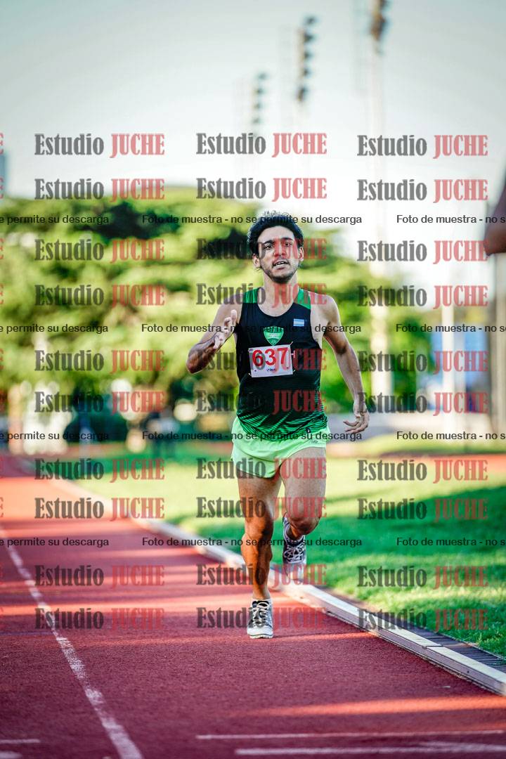 Fotos de los 800 m llanos de varones