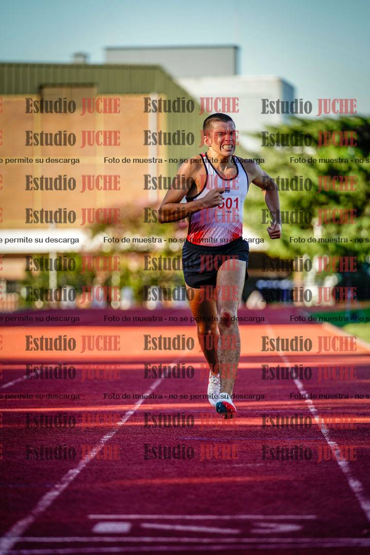 Fotos de los 800 m llanos de varones