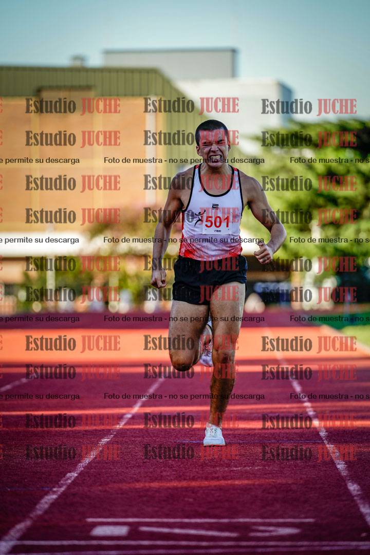 Fotos de los 800 m llanos de varones