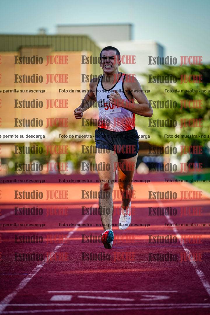 Fotos de los 800 m llanos de varones