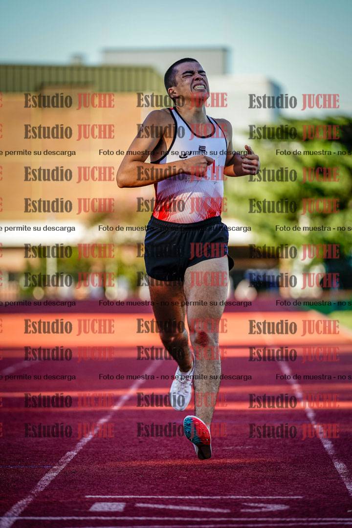 Fotos de los 800 m llanos de varones
