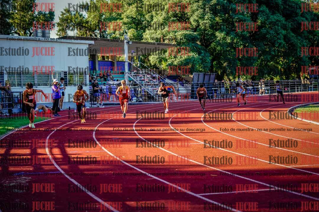 Fotos de los 800 m llanos de varones
