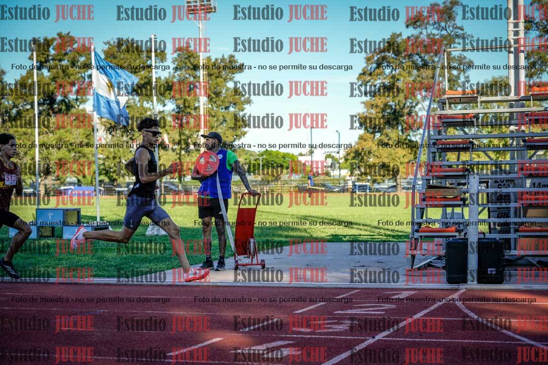 Fotos de los 800 m llanos de varones