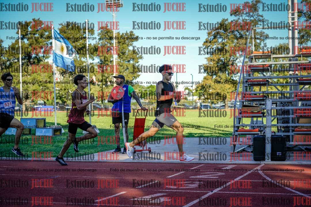 Fotos de los 800 m llanos de varones