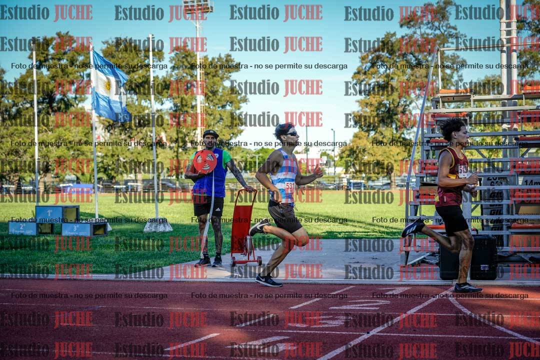 Fotos de los 800 m llanos de varones