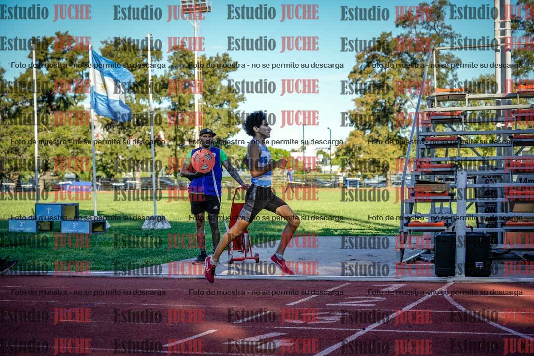 Fotos de los 800 m llanos de varones
