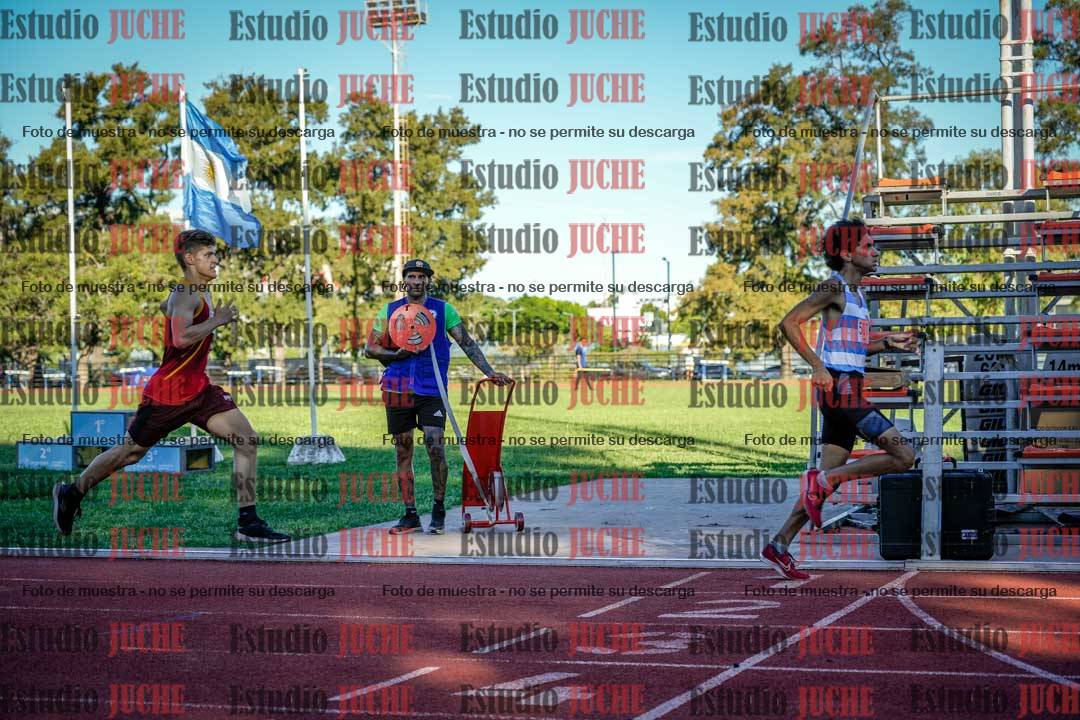 Fotos de los 800 m llanos de varones