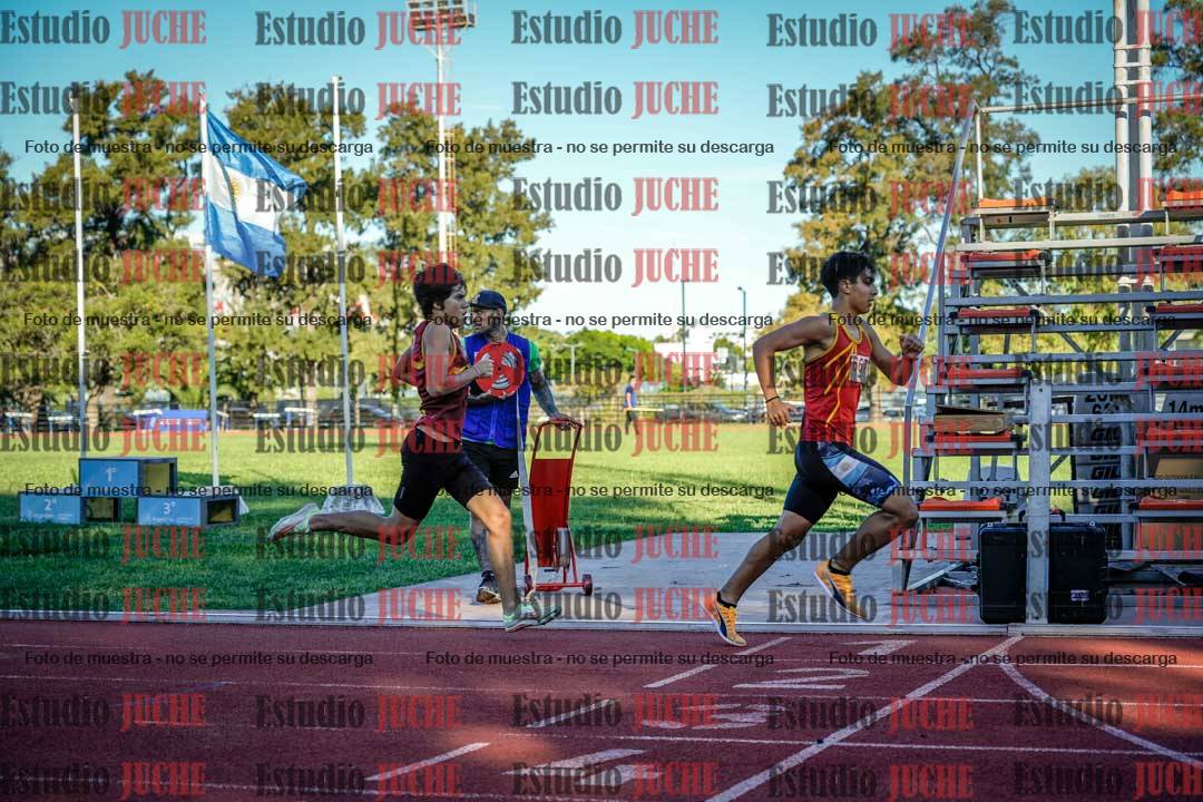Fotos de los 800 m llanos de varones