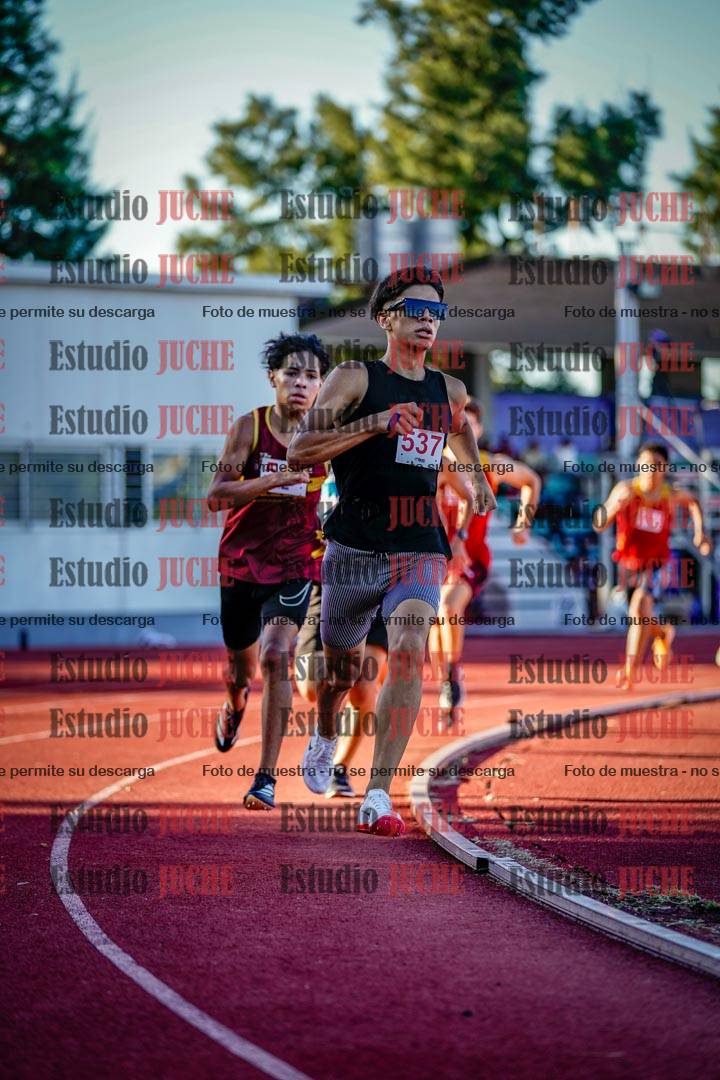 Fotos de los 800 m llanos de varones