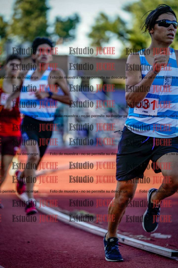 Fotos de los 800 m llanos de varones