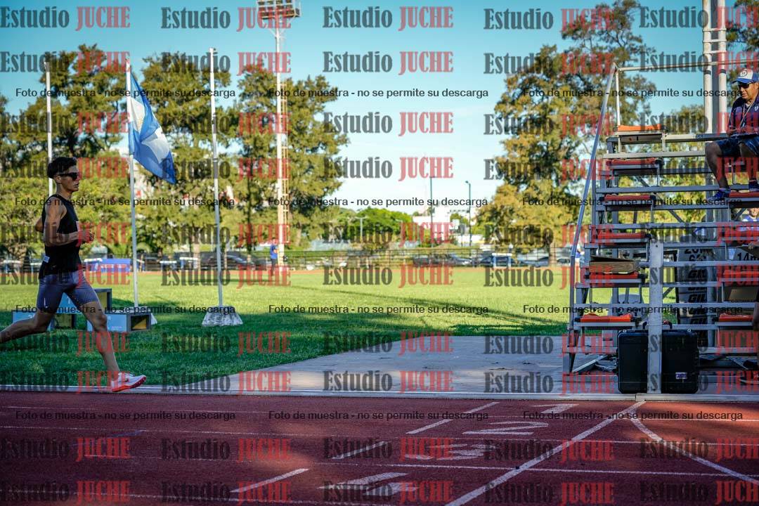 Fotos de los 800 m llanos de varones