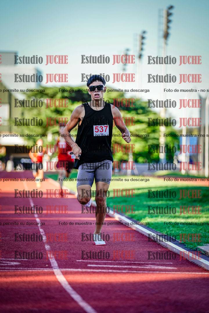 Fotos de los 800 m llanos de varones