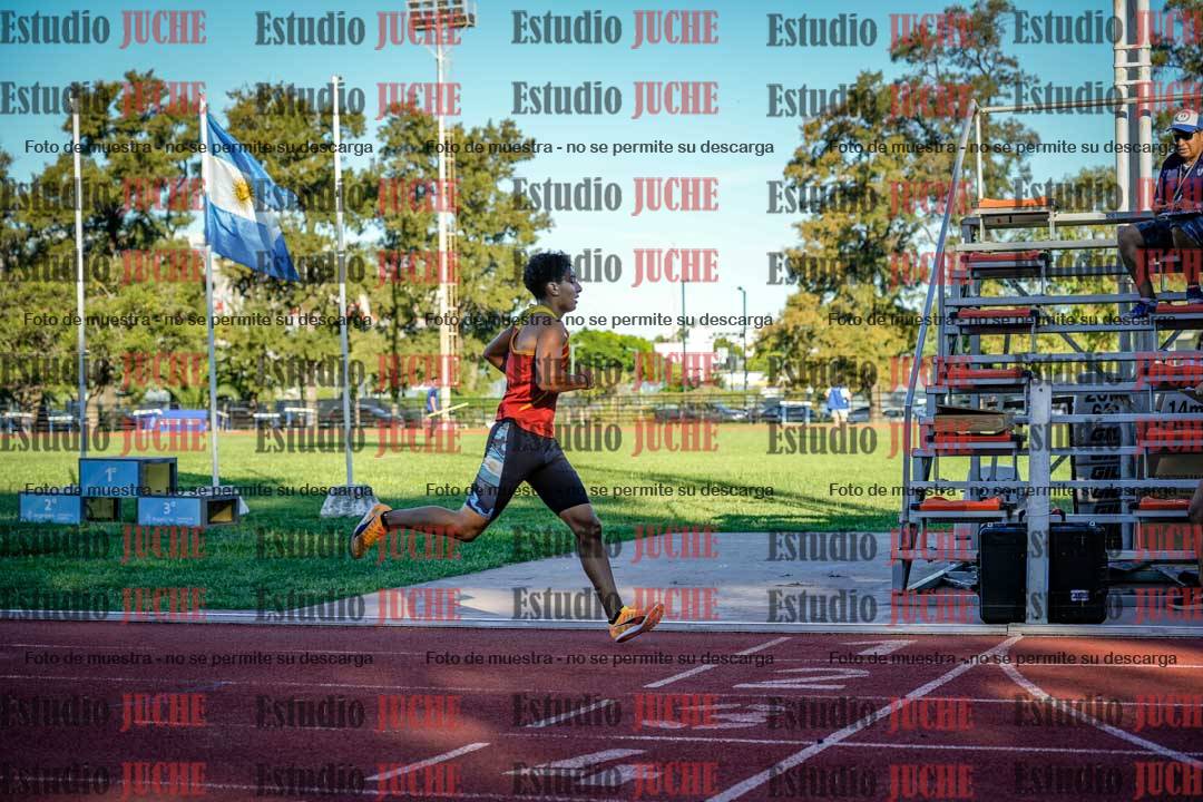 Fotos de los 800 m llanos de varones
