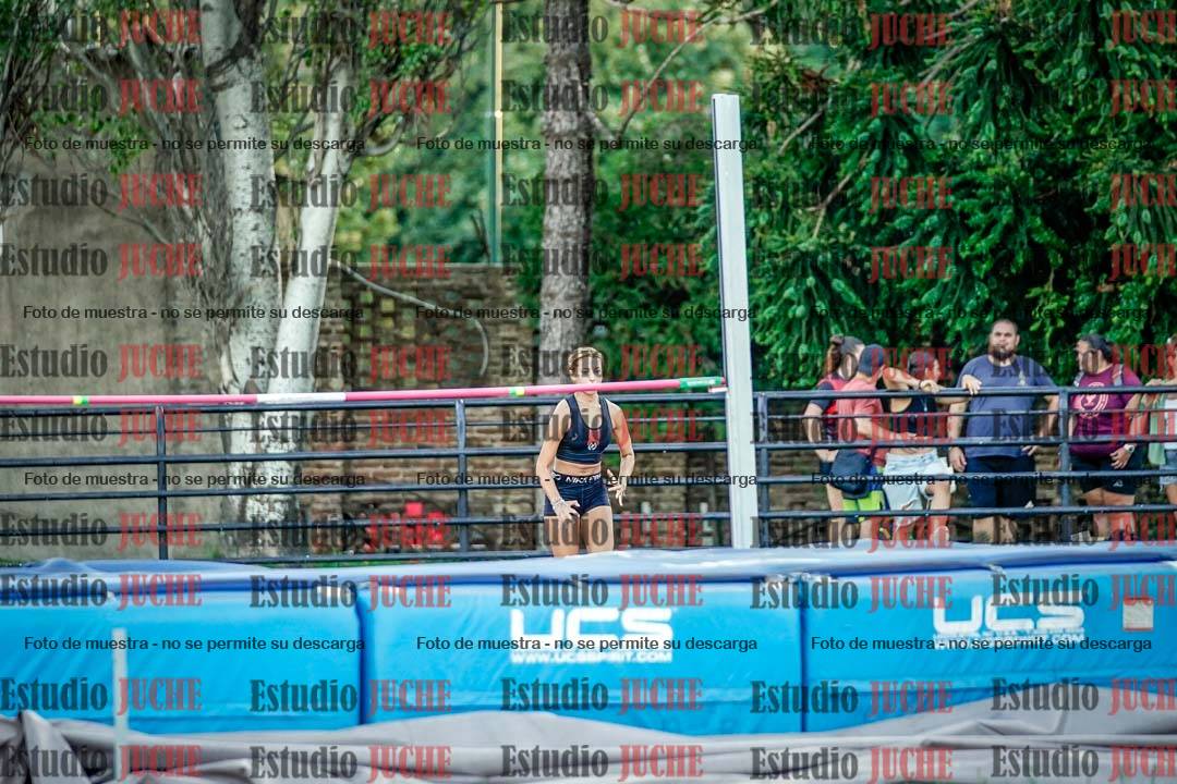 Fotos del salto en alto de mujeres
