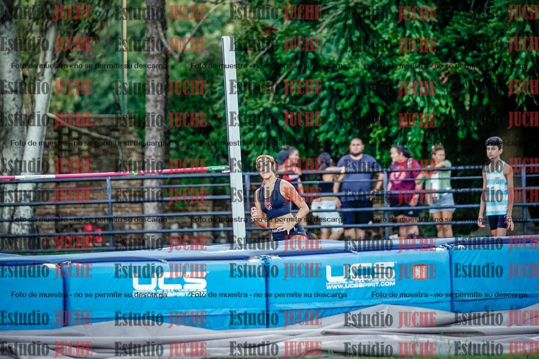 Fotos del salto en alto de mujeres