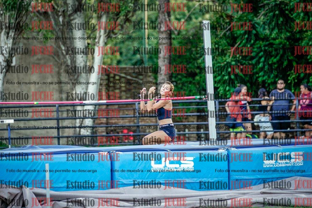 Fotos del salto en alto de mujeres