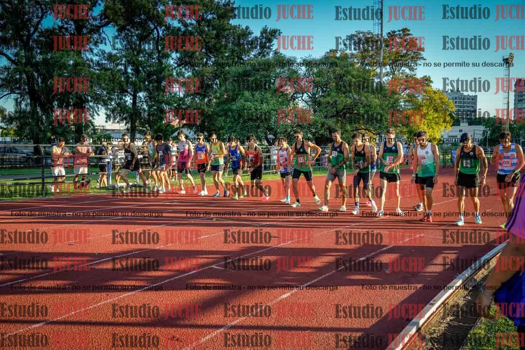 Fotos de los 3000 m llanos de varones