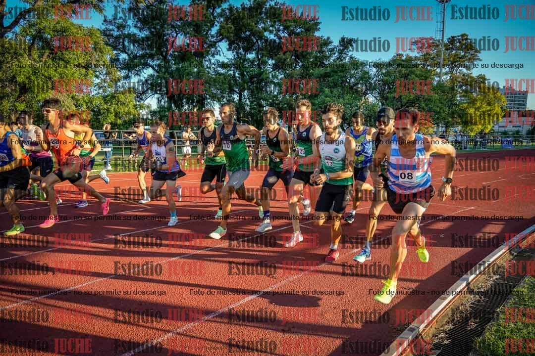 Fotos de los 3000 m llanos de varones