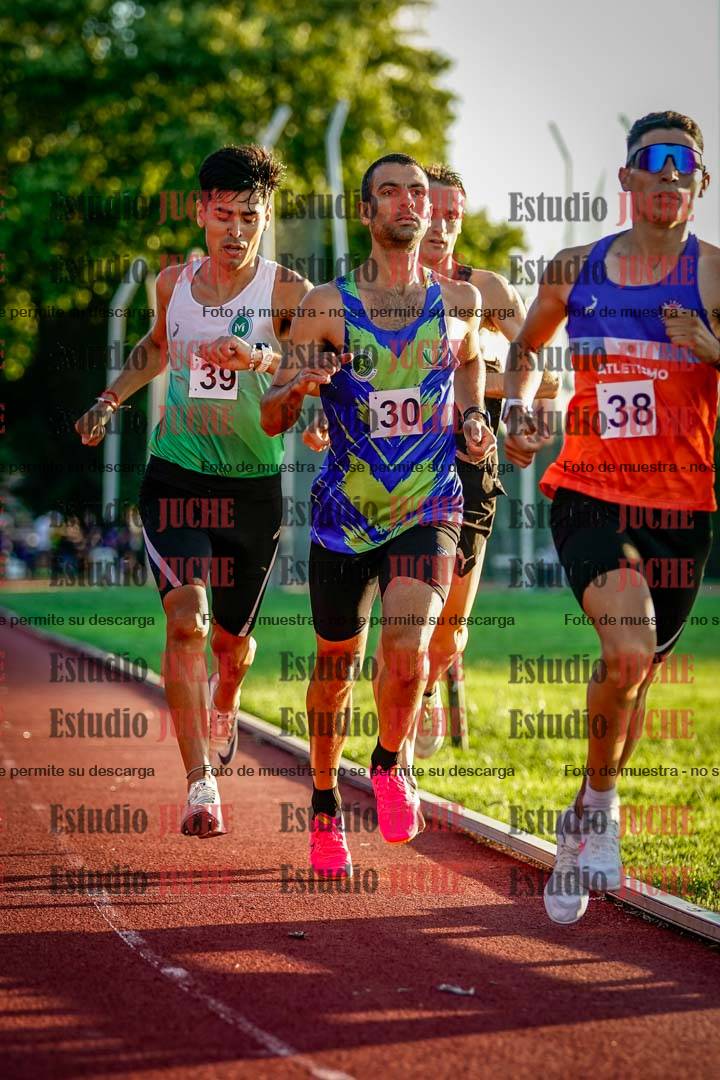 Fotos de los 3000 m llanos de varones