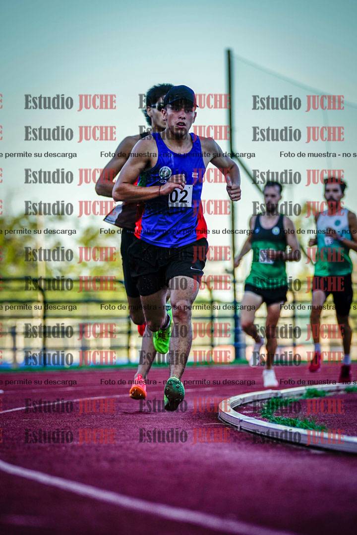Fotos de los 3000 m llanos de varones