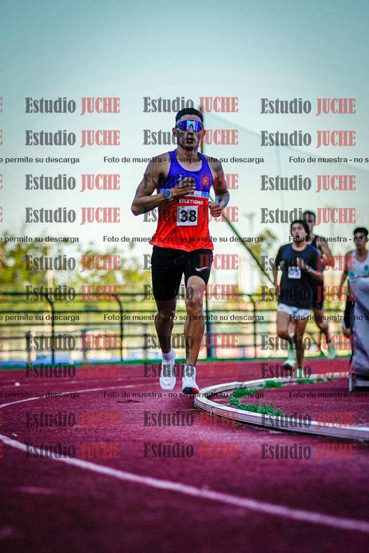 Fotos de los 3000 m llanos de varones