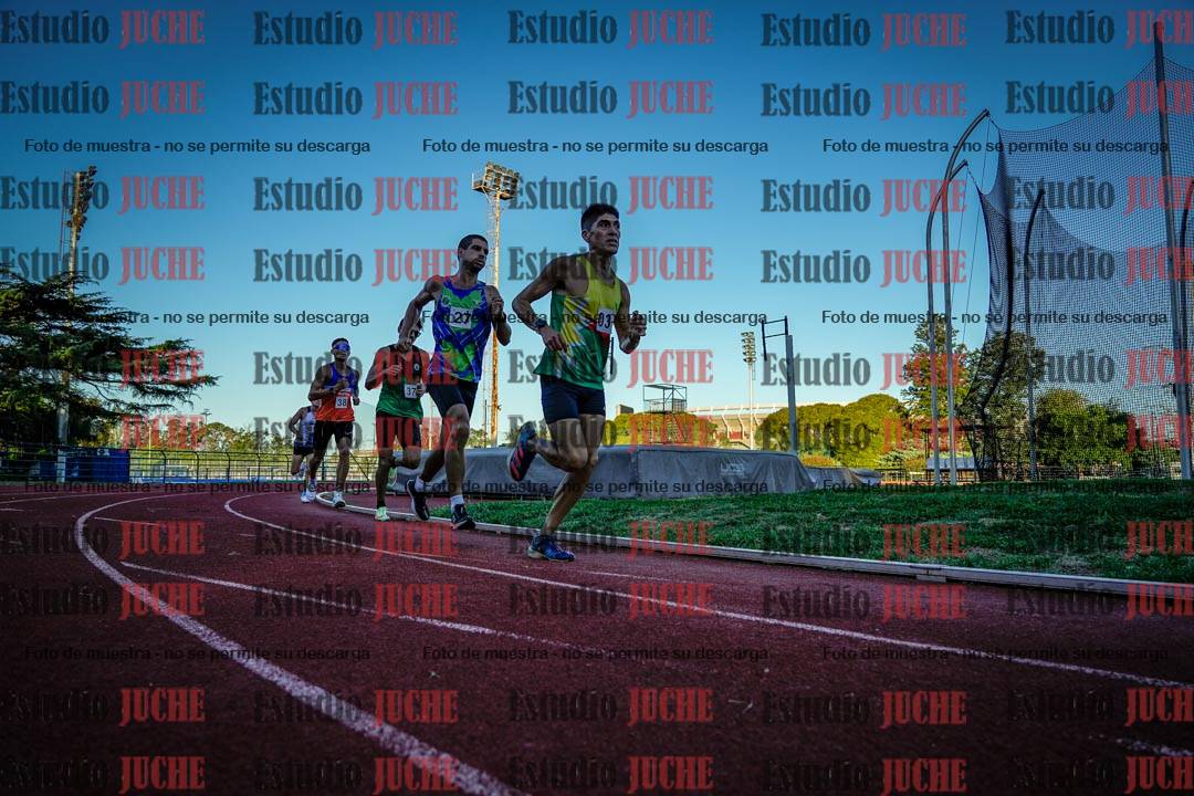 Fotos de los 3000 m llanos de varones