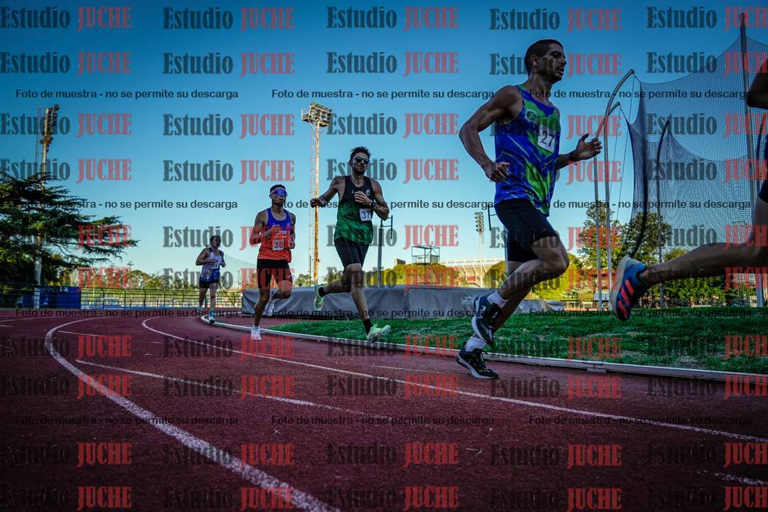 Fotos de los 3000 m llanos de varones