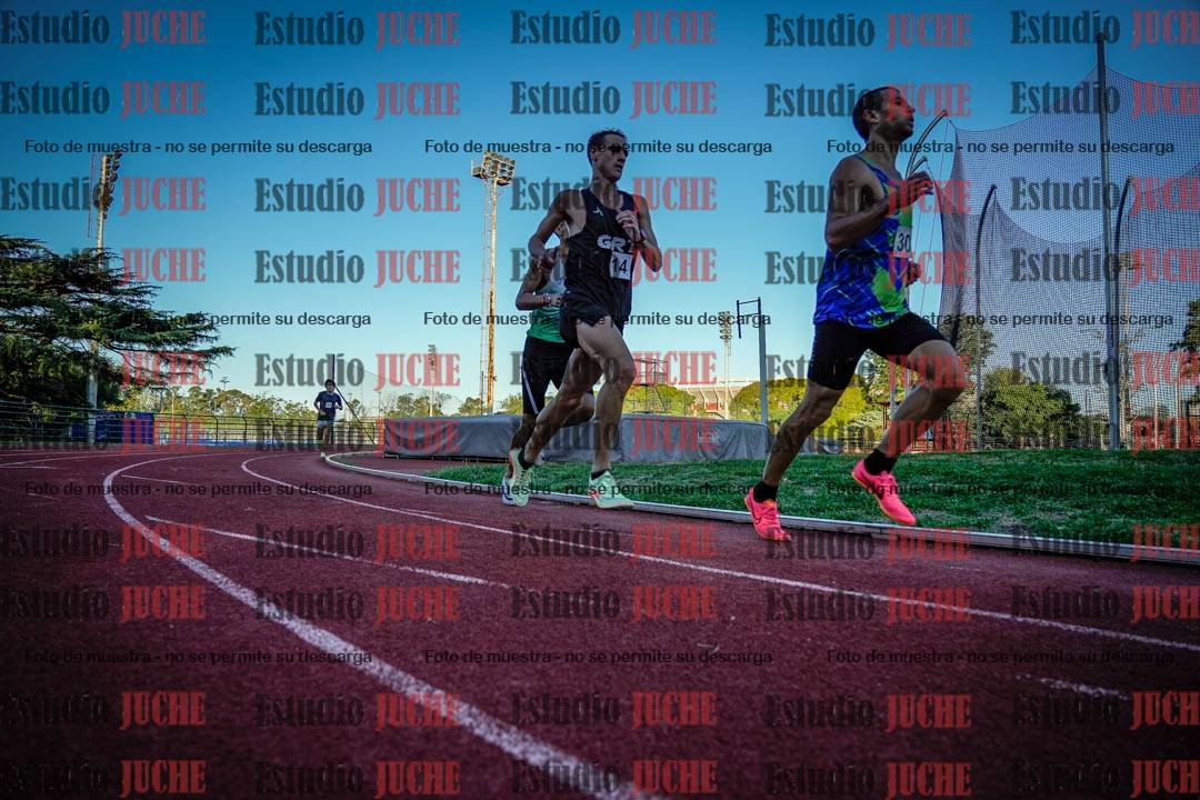 Fotos de los 3000 m llanos de varones