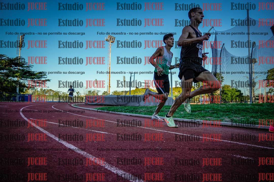 Fotos de los 3000 m llanos de varones