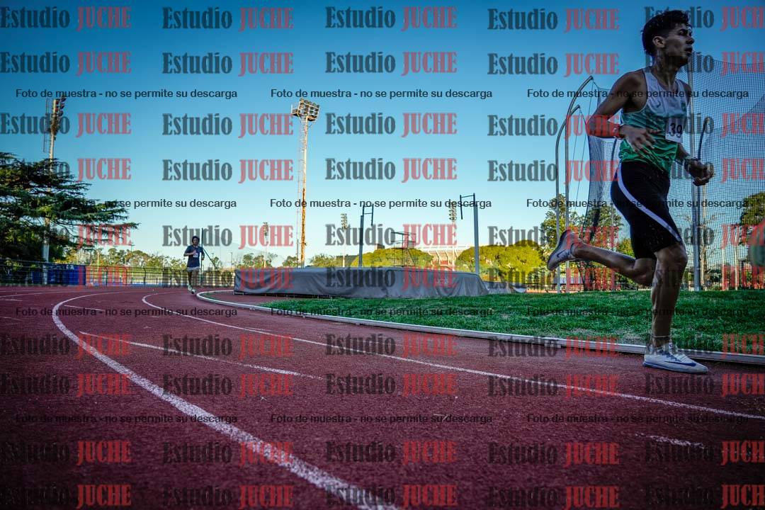 Fotos de los 3000 m llanos de varones
