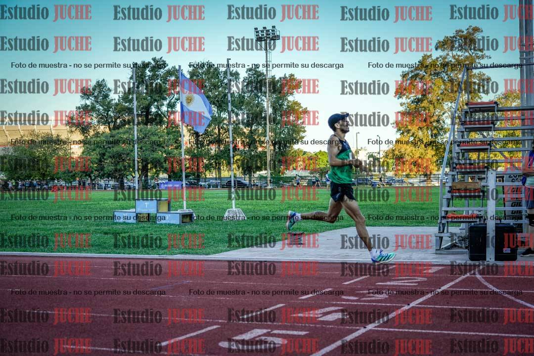 Fotos de los 3000 m llanos de varones