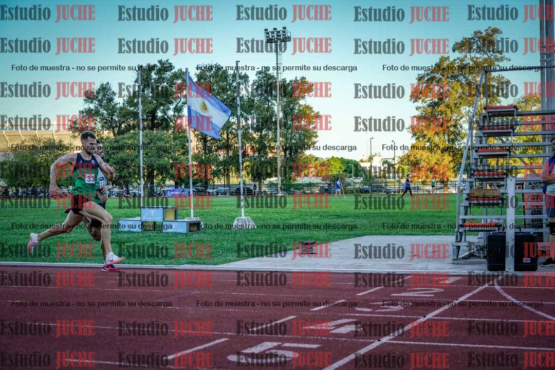 Fotos de los 3000 m llanos de varones