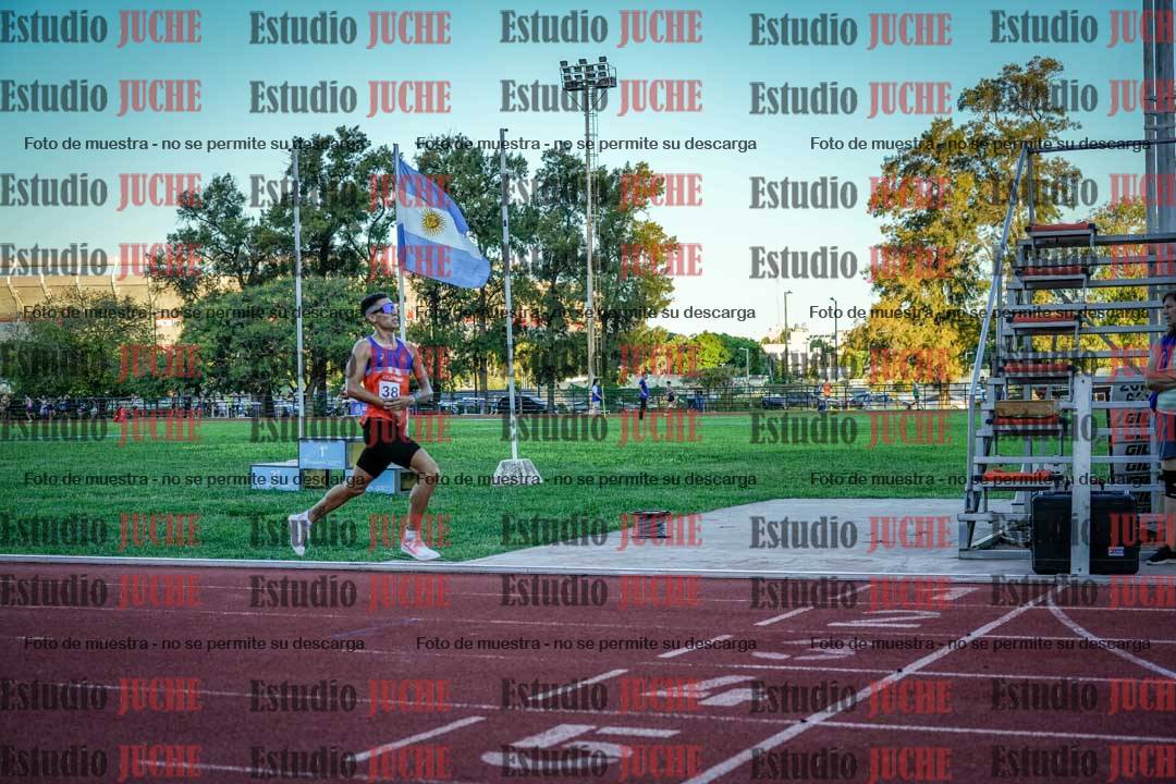 Fotos de los 3000 m llanos de varones